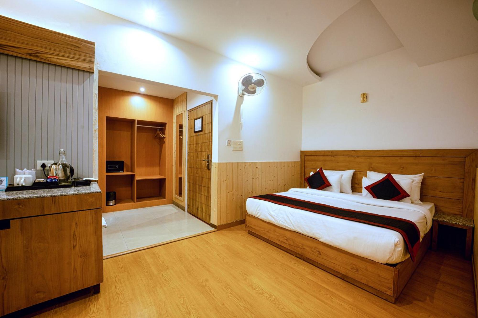 Grand Legacy Beacon, Dehradun Hotel Buitenkant foto