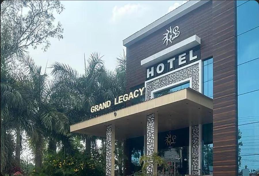 Grand Legacy Beacon, Dehradun Hotel Buitenkant foto