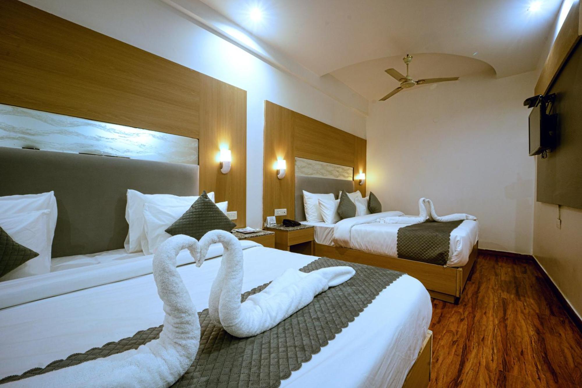 Grand Legacy Beacon, Dehradun Hotel Buitenkant foto