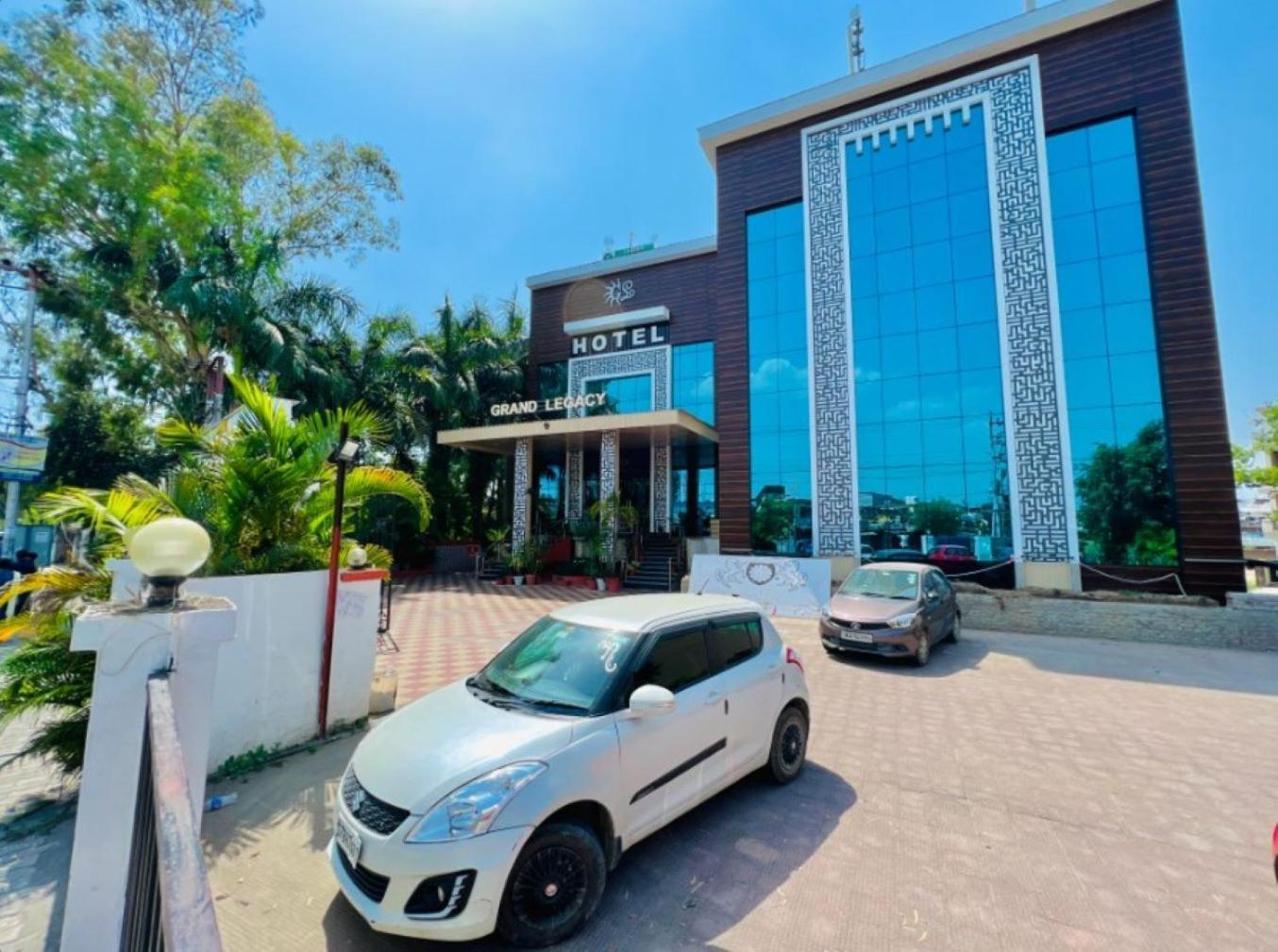 Grand Legacy Beacon, Dehradun Hotel Buitenkant foto