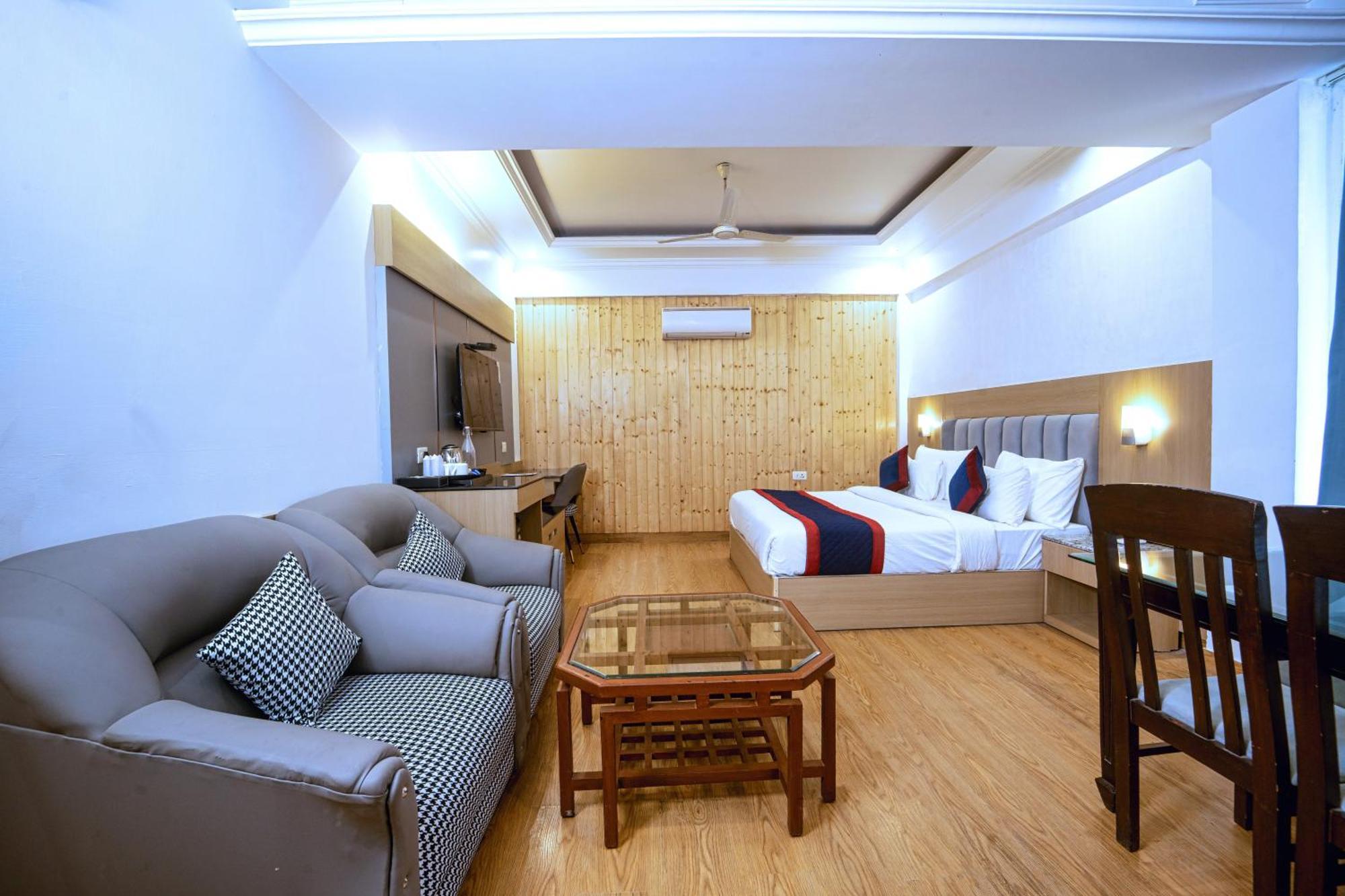 Grand Legacy Beacon, Dehradun Hotel Buitenkant foto