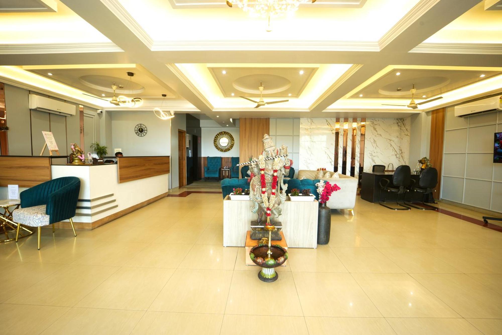 Grand Legacy Beacon, Dehradun Hotel Buitenkant foto